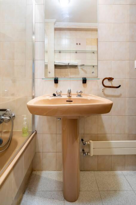 Apartamento Centro De Vigo Con Paking Gratuito Kültér fotó